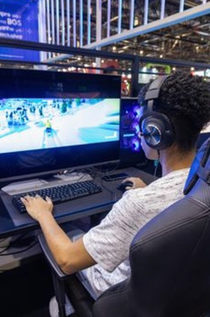 liên hệ Fun88